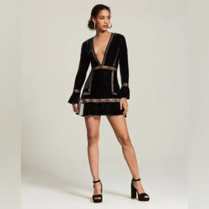 Saylor velvet lace dress size small